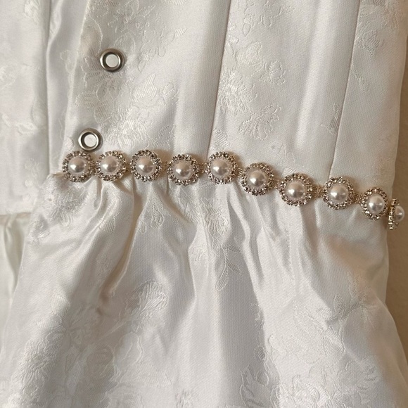 V. Chapman | Lucetta Dress in White Windsor Brocade - Picture 10 of 16